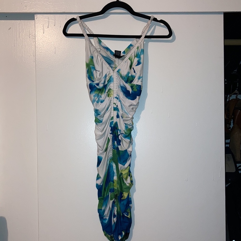 Summer ruched - Picture 2 of 3